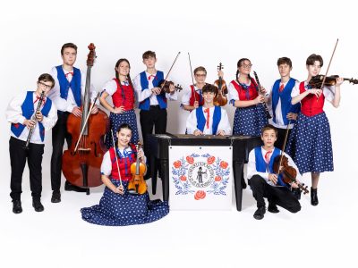 Cimbálová muzika ZUŠ Blansko – společné foto